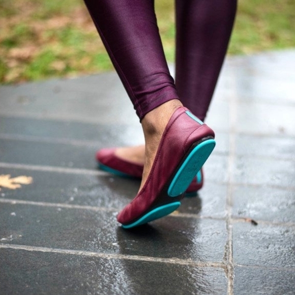 Tieks Burgundy Ballet Flats w/Accessories - Picture 7 of 11